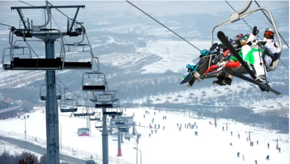 辽宁省盖州市中和虹溪谷滑雪场